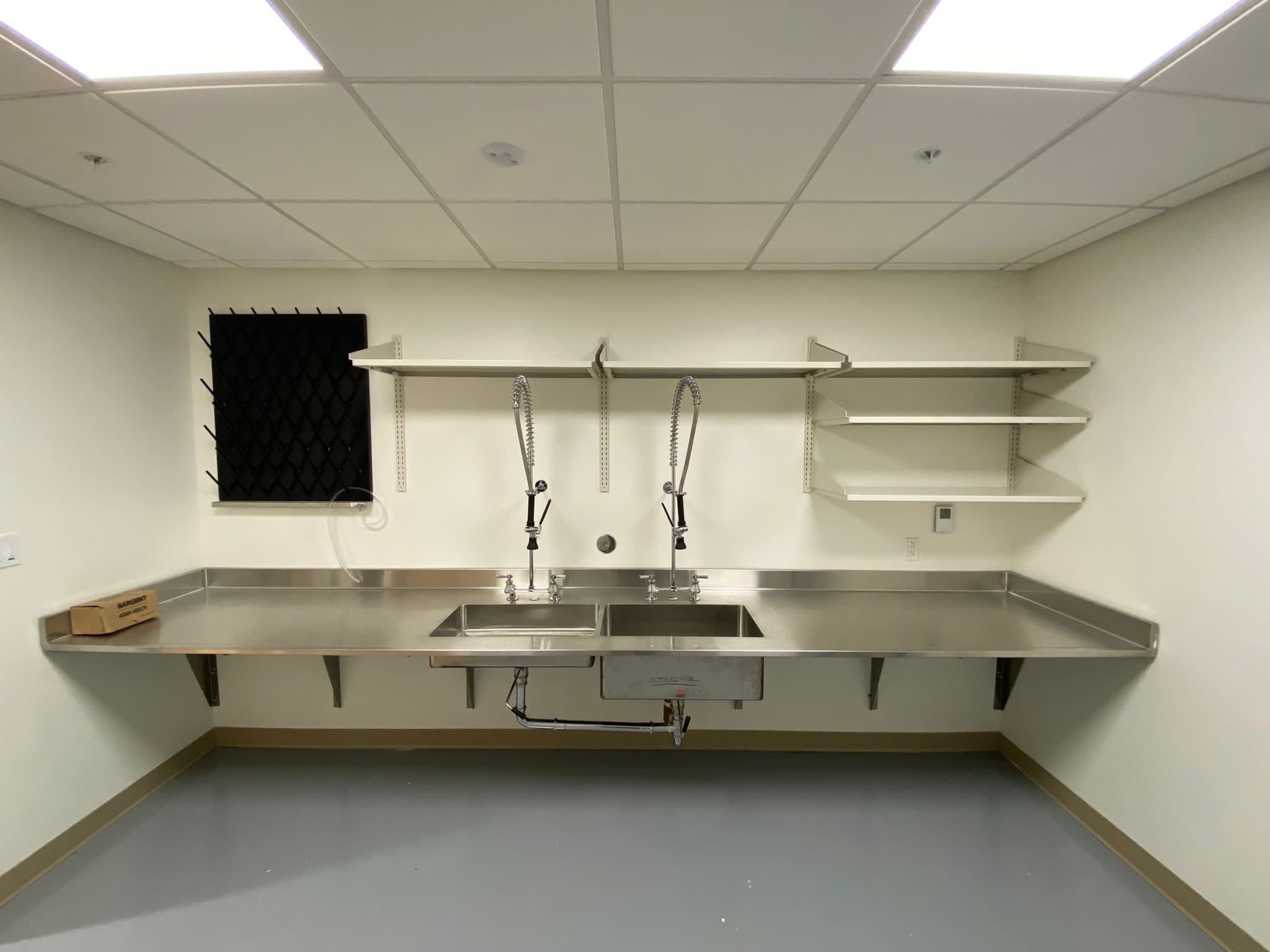 Lab + Cabinets — 4